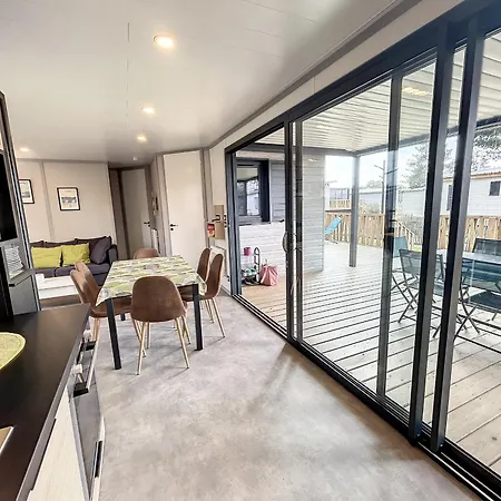 Cosy Avec Piscine Chauffee, Terrasse Et Parking A 2 Pas De La De * Jullouville-les-Pins