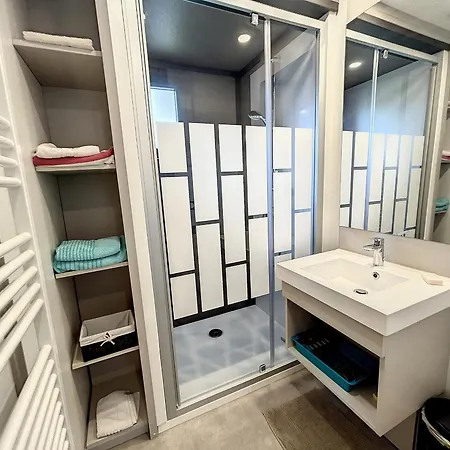Cosy Avec Piscine Chauffee, Terrasse Et Parking A 2 Pas De La De - Fr-1-361-480 シャレー *