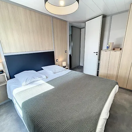 Cosy Avec Piscine Chauffee, Terrasse Et Parking A 2 Pas De La De - Fr-1-361-480 シャレー