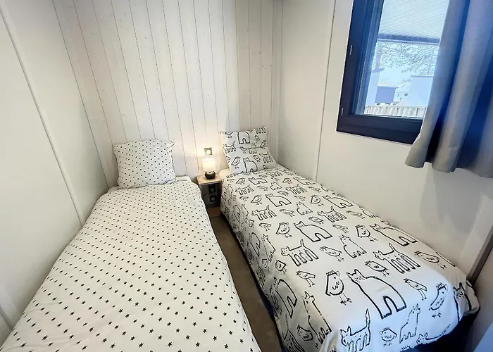 Cosy Avec Piscine Chauffee, Terrasse Et Parking A 2 Pas De La De - Fr-1-361-480